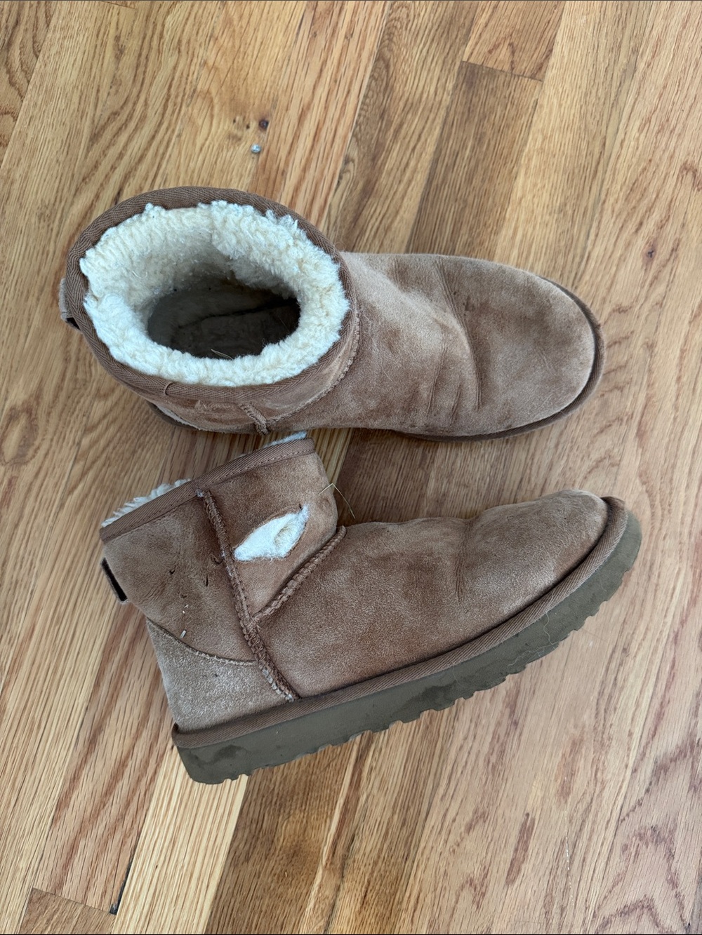 Ripped uggs Cozy Shearling-Lined Ankle Boots - Brown